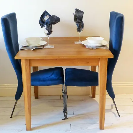 Hotel Monks Retreat *