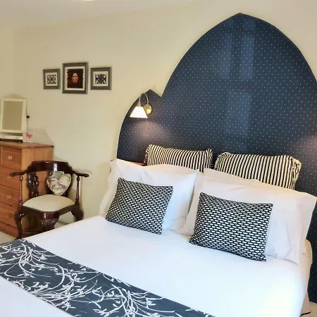 Monks Retreat Hotel