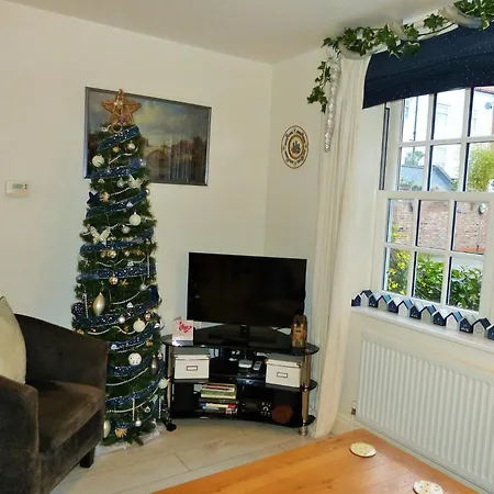 Monks Retreat מלון *